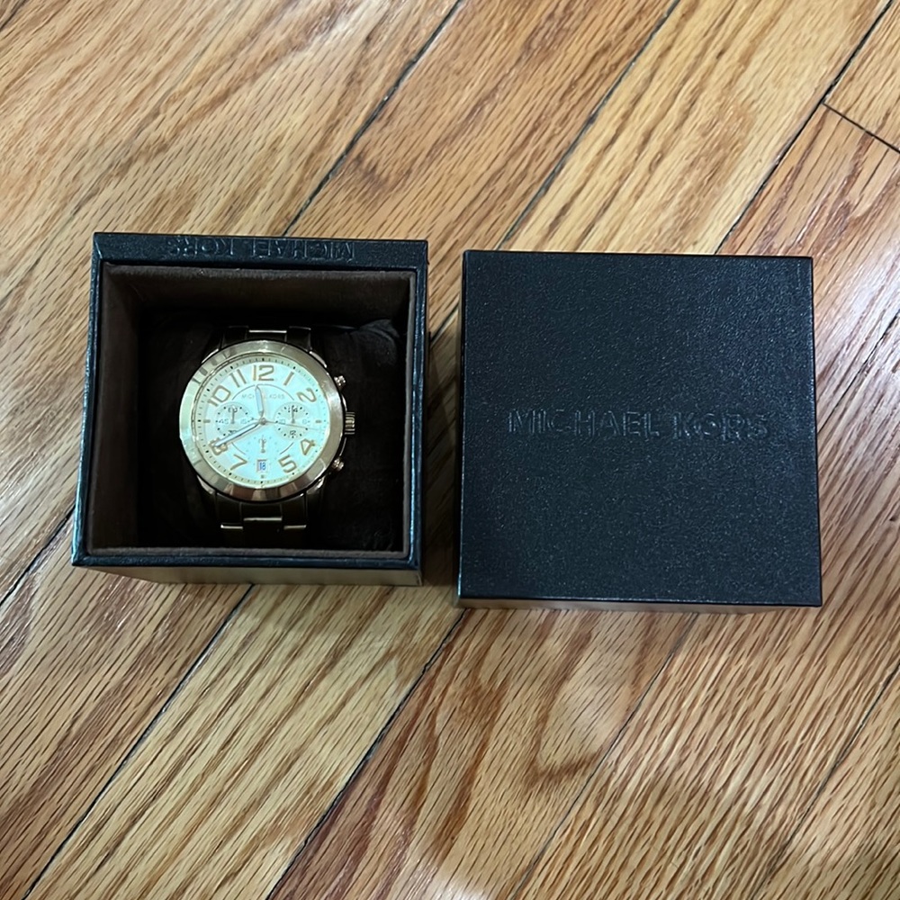 Michael Kors watch in gold